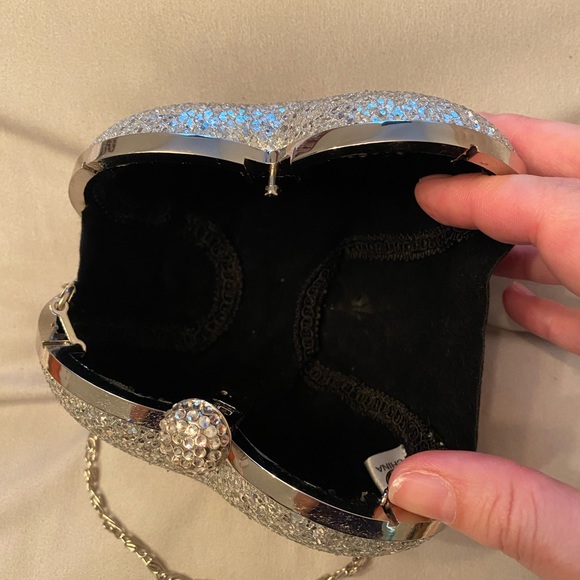 Shiny silver mini heart purse - Picture 3 of 3